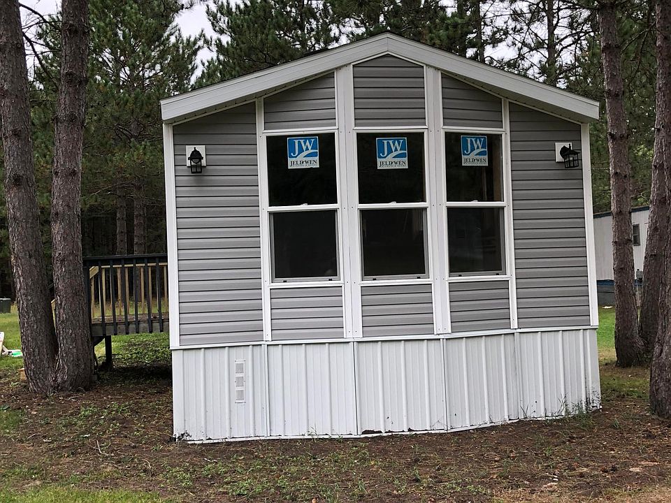 New windows, siding, lights, flooring throughout. New skirting is just about done. This is move in ready!
