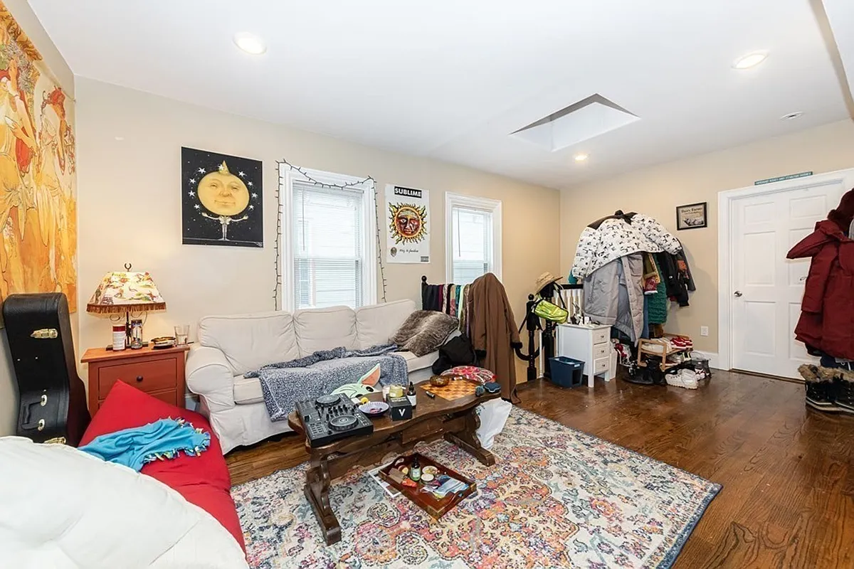 Building Photo - 1569 Tremont St #4