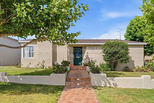3204 Ingelow St Photo 1