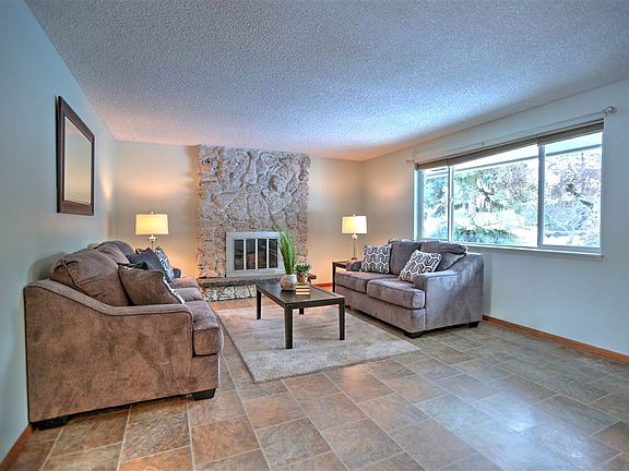 4th image of 3915 S Sundown Dr