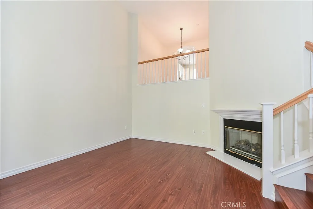 2 bed, 2.5 bath, 1224 sqft, $3,600 — Photo 4