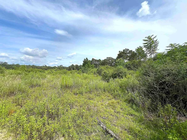 10215 E Gentry Dr, Silsbee, TX 77656