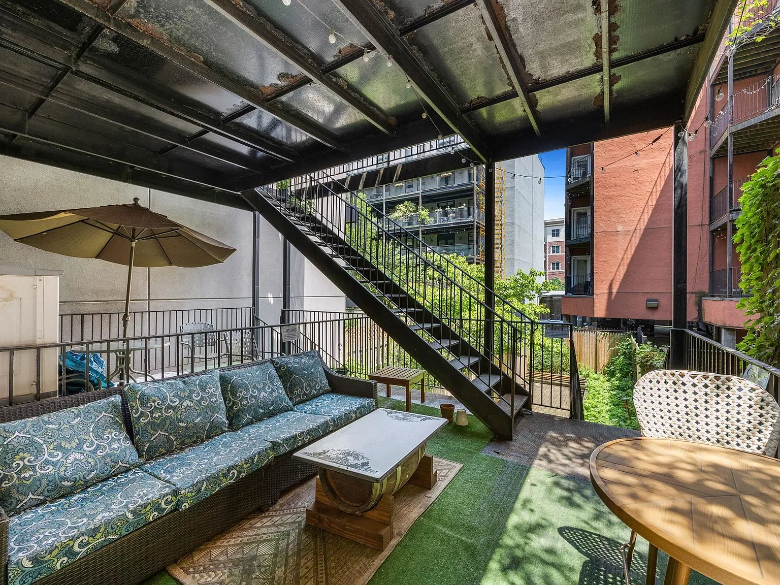 1 bed, 1.0 bath, $2,600 — Photo 3