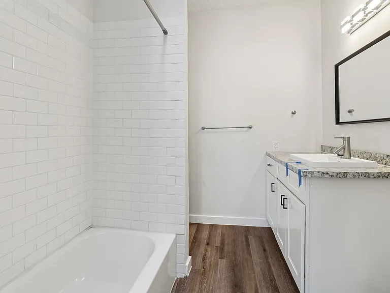 Courtyard Condos — Photo 49
