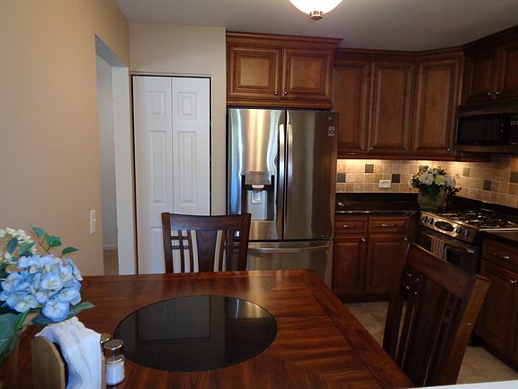 5th image of 184 Country Club Dr APT C