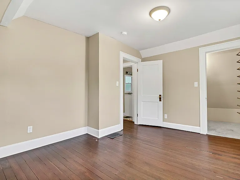 330 Bernard Ave — Photo 24