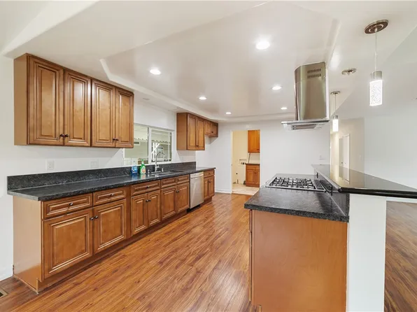 215 Lakepark Dr, Placentia, CA 92870