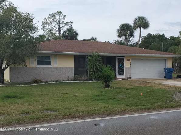 5067 Maplewood Dr, Spring Hill, FL 34607