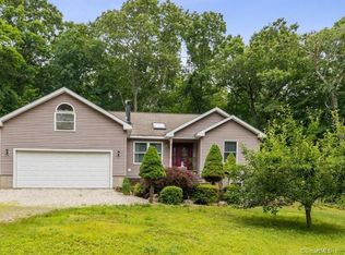 18 Crestwood Trl, Coventry, CT 06238