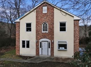 80 Longwood Lake Rd, Oak Ridge, NJ 07438