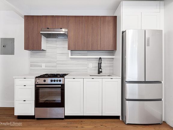 3rd image of 1062 Bergen St APT 2D