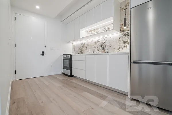 Rented by EXR | media 27