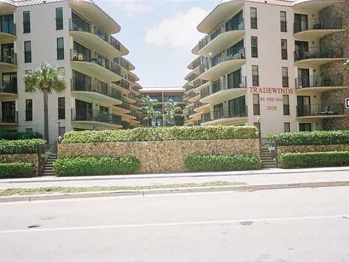 2 bed, 1300 sqft, $1,800 — Photo 3