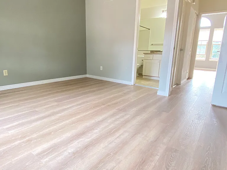 457 Rolling Hills Dr — Photo 7