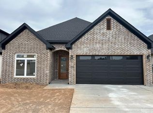 304 Edgewood Cir, Little Rock, AR 72223