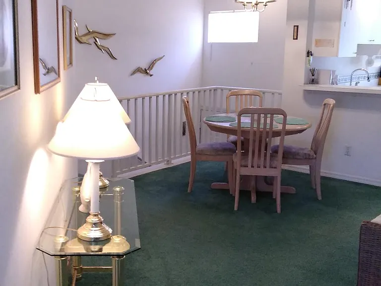 582 Windsor Sq #201 — Photo 26