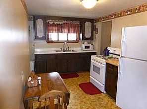 5th image of 318 College St