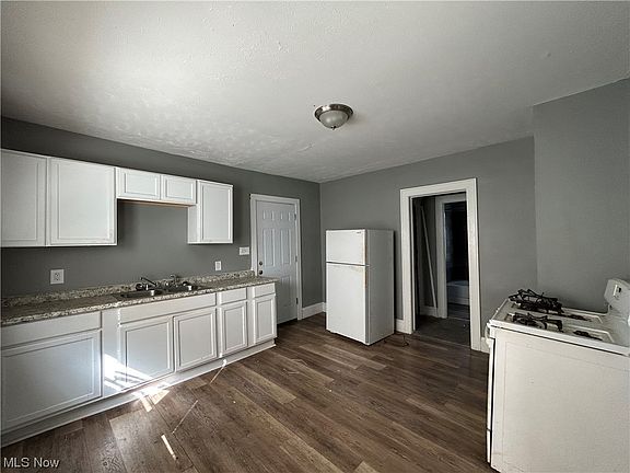 3rd image of 4032 E 142nd St
