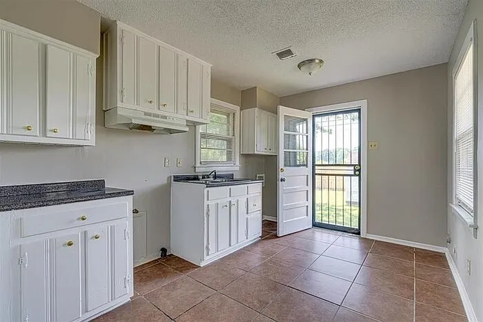 1749 Dearing Rd — Photo 14