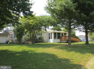 26 Arrowhead Dr, Ephrata, PA 17522