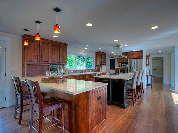 2nd image of 4237 Mercerwood Dr