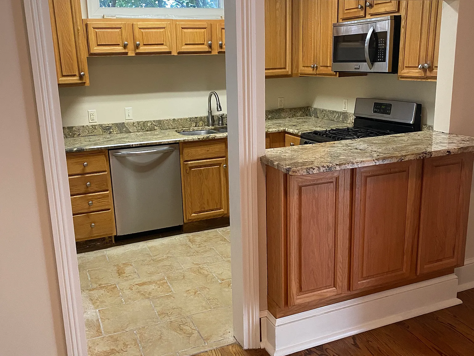 2 bed, 1000 sqft, $1,850 — Photo 4