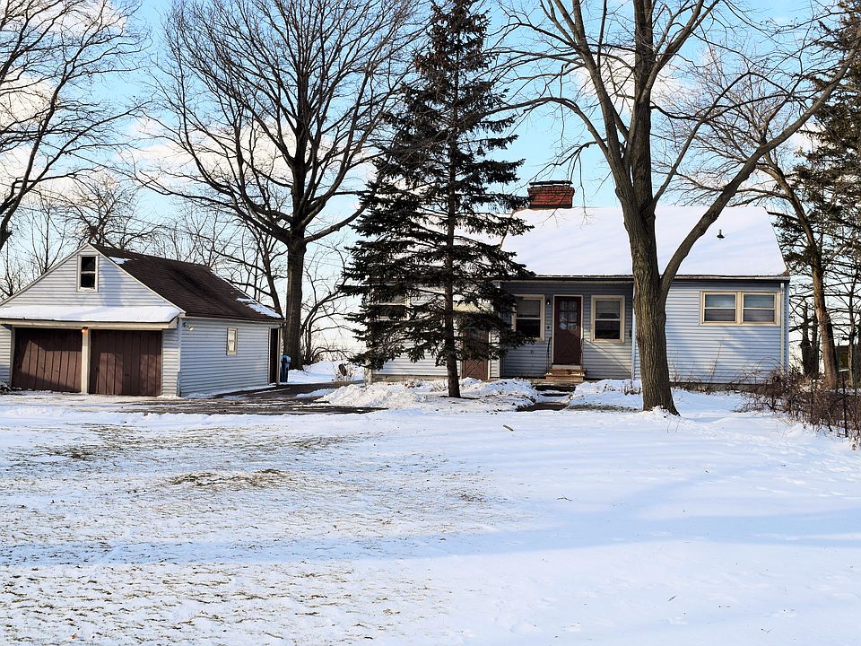 1st image of 34207 Lake Shore Blvd