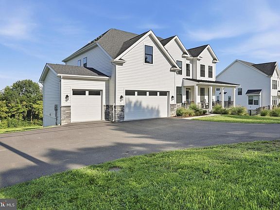 3rd image of 7026 Ridge Rd