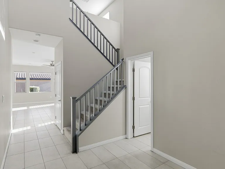 3158 Molinos Dr — Photo 8