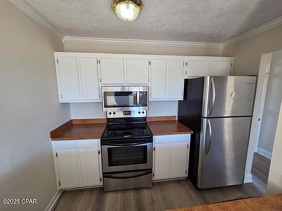 3rd image of 141 Southfields Rd #110