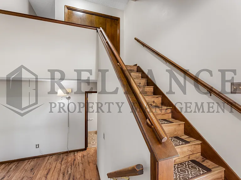 1111 E Redwood Rd — Photo 7