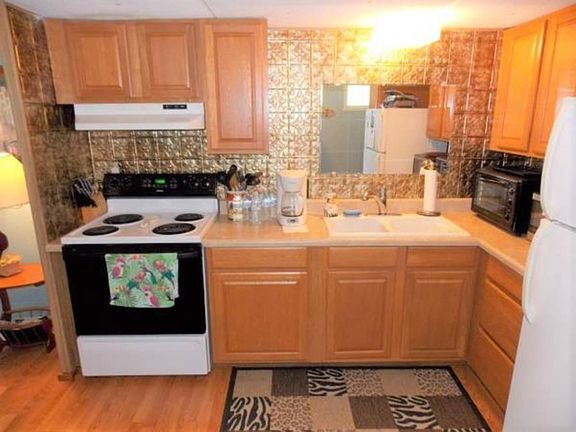 4th image of 227 Royce St