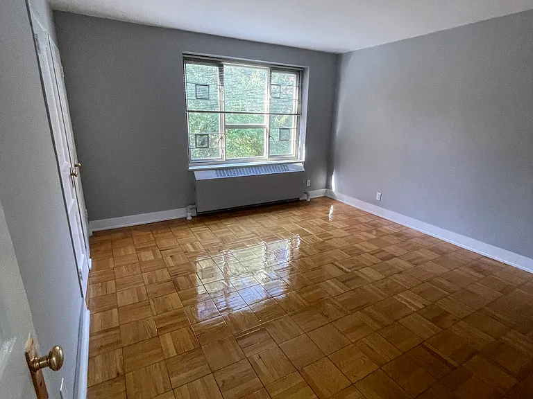 194-35 65th Cres #K — Photo 11