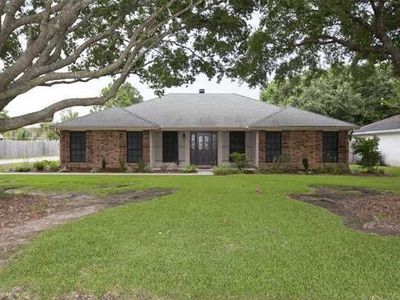 105 Tara Dr, Youngsville, LA, 70592