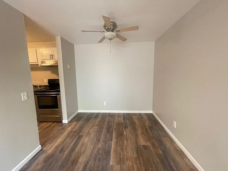1120 Ann St #13 — Photo 4