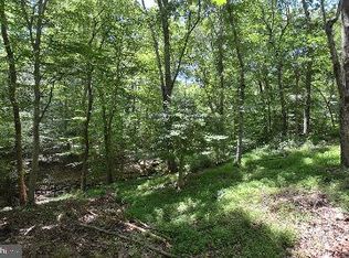 9557 Bell Dr, Great Falls, VA