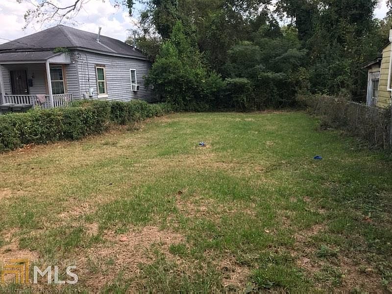 2nd image of 319 Ruby St