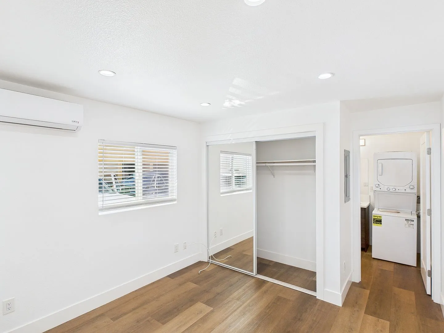 4018 Alabama Street - 2 Bedroom x 1bath - 1 month free with 14-month lease. — Photo 2