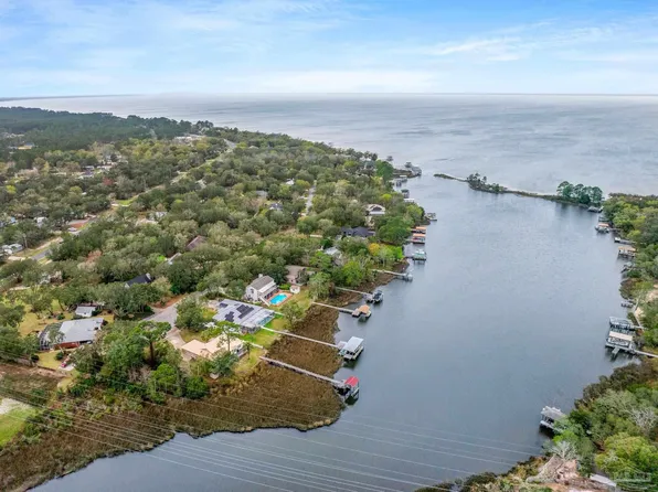 6806 Tom King Bayou Rd, Navarre, FL 32566