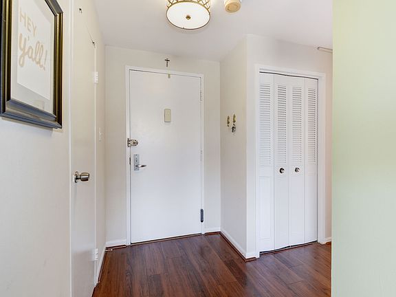 4th image of 10201 Grosvenor Pl APT 618