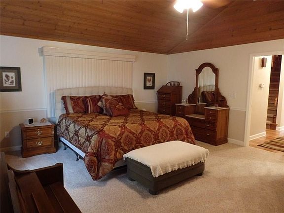 4th image of 524 Oakwood Dr