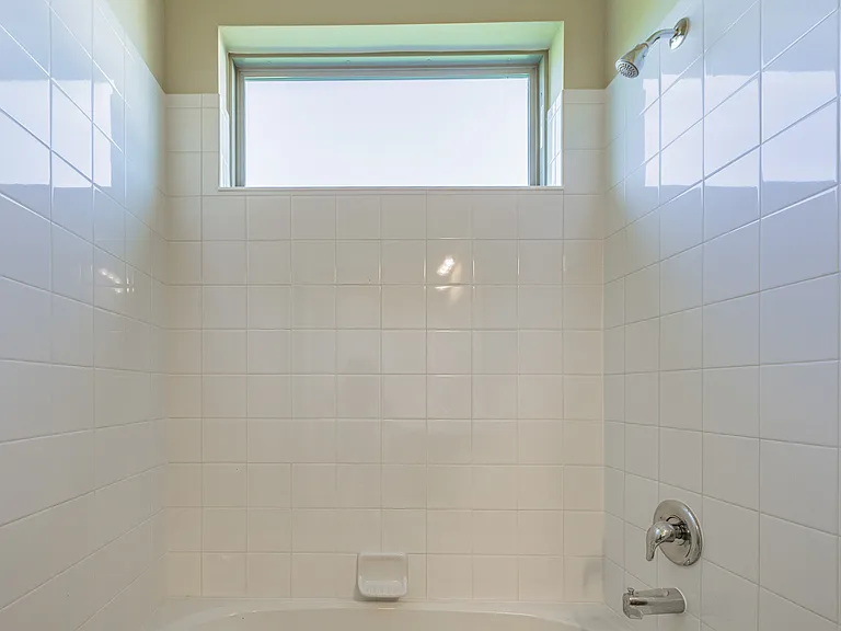 8278 Procida Isle Ln — Photo 40