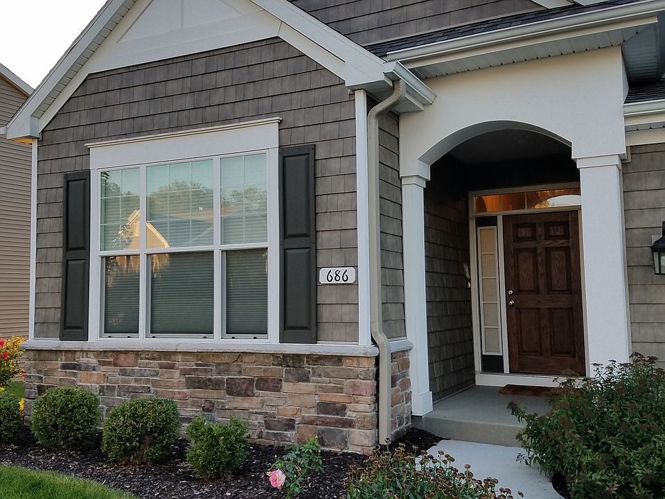 1st image of 686 Wynding Oaks