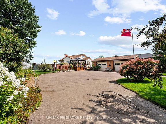 4th image of 1315 Blakely Cres