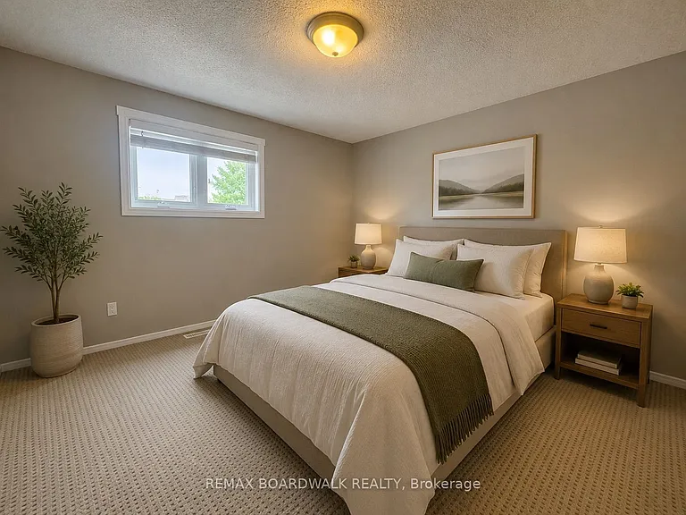 22 Bartley Cres — Photo 30