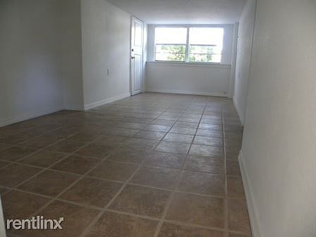 4th image of 3107 S Crystal Lake Dr