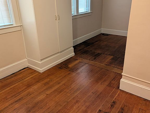 3rd image of 3035 SE Ankeny St APT 2