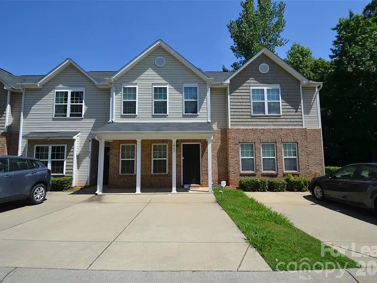 843 Plaza Walk Dr — Photo 1