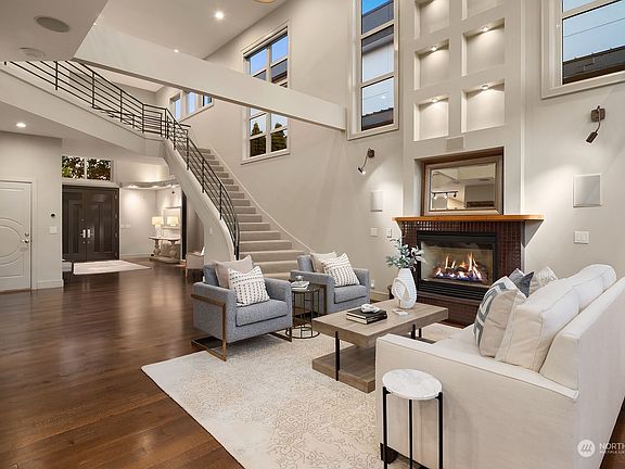 5th image of 511 98th Avenue NE