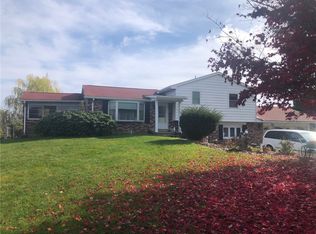 211 Skyview Dr, Irwin, PA 15642